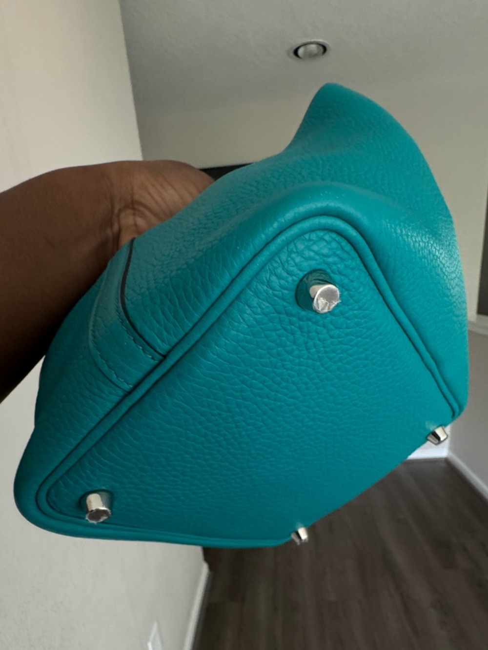 ❌ SOLD ❌


Hermes Picotin 18 with Palladium Hardware - Picture 3 of 8